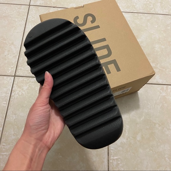 SOLD via EMT - Yeezy Slide Onyx Black Size 5 M (Size 6 W) DS - Picture 3 of 5